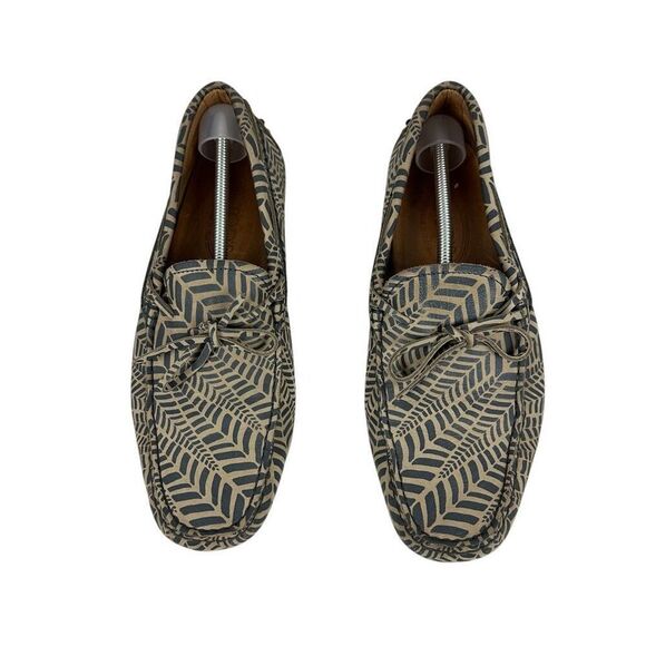 Tod\'s Men’s Beige and Grey Printed Leather Bow Loafers Size 7